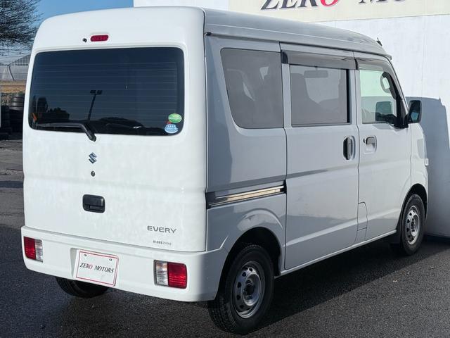 エブリイ ＰＡ　４ＷＤ　５ＡＧＳ車　ハイルーフ　車検２年付　ラジオ　フルフラット　ドアバイザー　積載量３５０キロ　プライバシーガラス　ライトレベライザー　タイミングチェーン式　エアコン　パワステ　ＡＢＳ（17枚目）