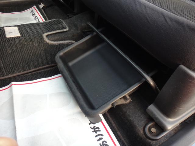 ムーヴ カスタム　Ｌ　修復歴無　車検２年付　ＣＤ　ラジオ　ドアバイザー　ＡＢＳ　フルフラット　ベンチシート　フォグライト　アルミホイール　プライバシーガラス（45枚目）