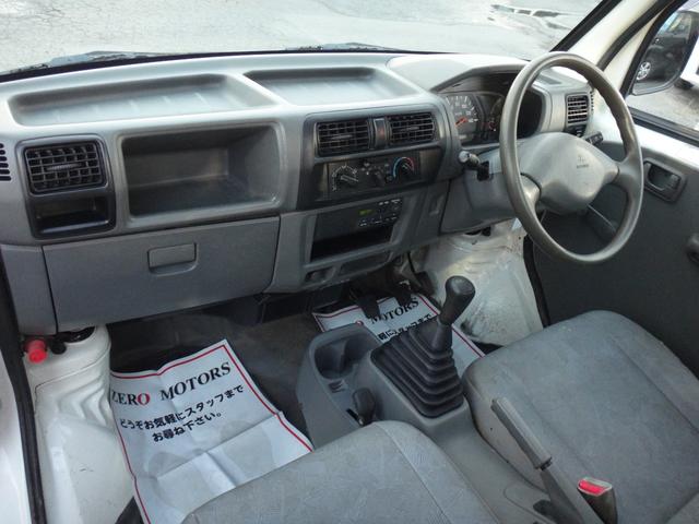 ミニキャブトラック ＶＸ－ＳＥ　４ＷＤ　５ＭＴ　車検２年付　３方開　エアコン　パワステ　ラジオ　ドアバイザー　ライトレベライザー（5枚目）