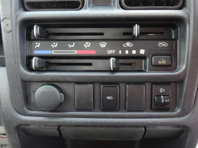キャリイトラック KCエアコン・パワステ 4WD 3AT 修復歴無 3方開 車検2年付 エアコン パワステ ラジオ ドアバイザー ライトレベライザー タイミングチェーン式 フロアマット エアバッグ(39枚目)
