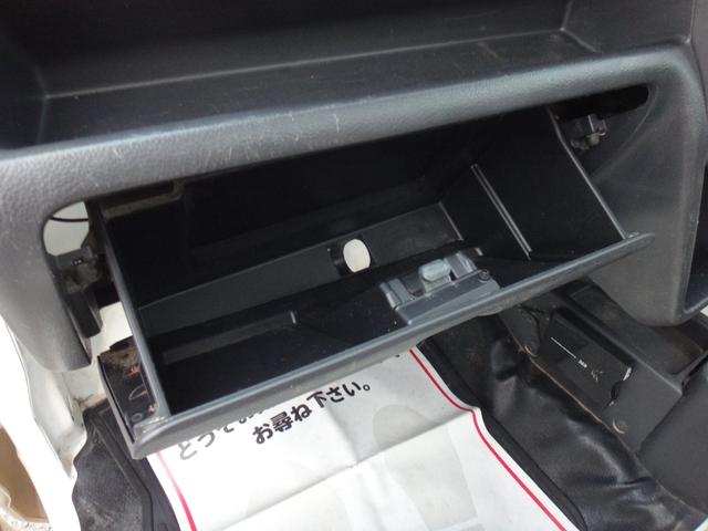 キャリイトラック KCエアコン・パワステ 4WD 3AT 修復歴無 3方開 車検2年付 エアコン パワステ ラジオ ドアバイザー ライトレベライザー タイミングチェーン式 フロアマット エアバッグ(42枚目)