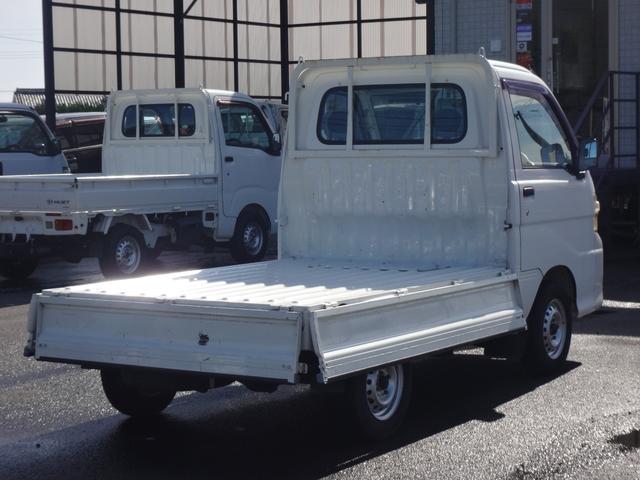 ハイゼットトラック エアコン・パワステ　スペシャル　４ＷＤ　５ＭＴ　車検２年付　エアコン　パワステ　ドアバイザ－　ラジオ　ライトレベライザー　タイミングチェーン式　フロアマット（31枚目）