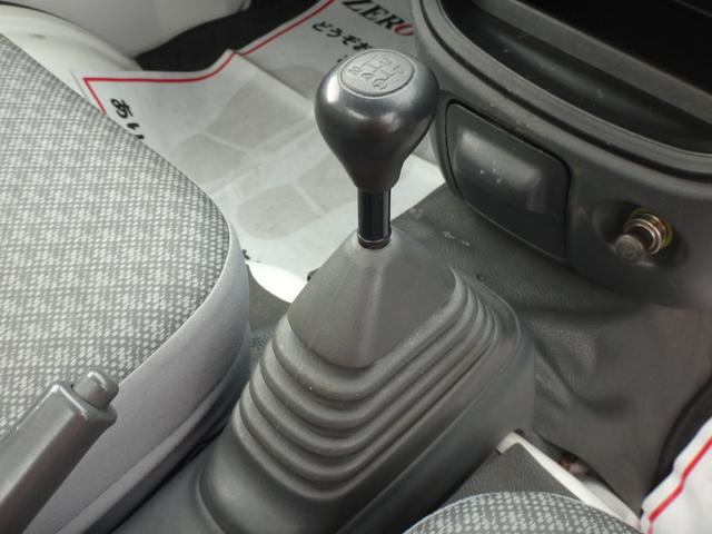 ハイゼットトラック エアコン・パワステ　スペシャル　４ＷＤ　５ＭＴ　車検２年付　エアコン　パワステ　ドアバイザ－　ラジオ　ライトレベライザー　タイミングチェーン式　フロアマット（35枚目）