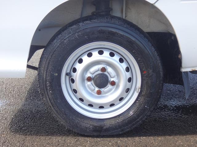 ハイゼットトラック エアコン・パワステ　スペシャル　４ＷＤ　５ＭＴ　車検２年付　エアコン　パワステ　ドアバイザ－　ラジオ　ライトレベライザー　タイミングチェーン式　フロアマット（47枚目）