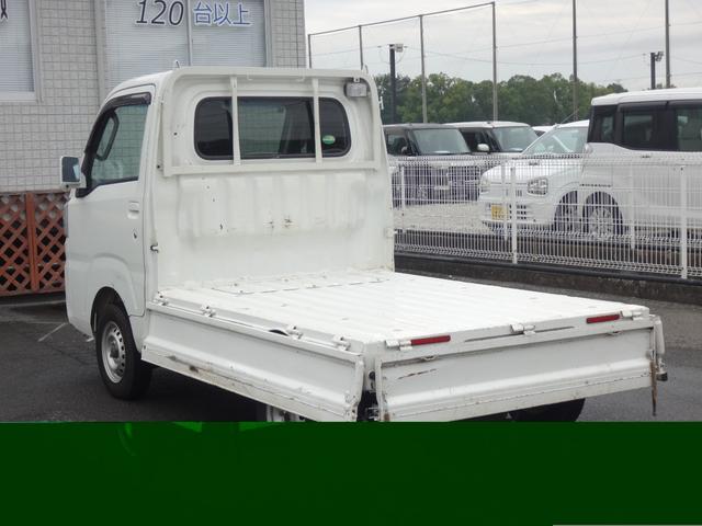 ハイゼットトラック エクストラＳＡＩＩＩｔ　４ＷＤ　５ＭＴ　ブレーキサポート　ワンオーナー　３方開　ＣＤ　ＡＵＸ接続　荷台灯　デフロック　キーレスキー　レーンキープアシスト　オートマチックハイビーム　アクセル踏み間違い防止装置　横滑り防止装置（29枚目）
