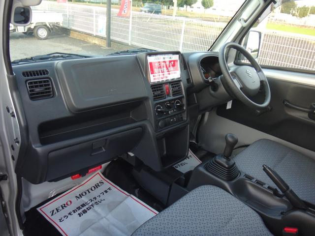 キャリイトラック ＫＣエアコン・パワステ　４ＷＤ　５ＭＴ　エアコン　パワステ　３方開　横滑り防止装置　ドアバイザー　オートライト　ＡＢＳ　タイミングチェーン式　エアバッグ（5枚目）