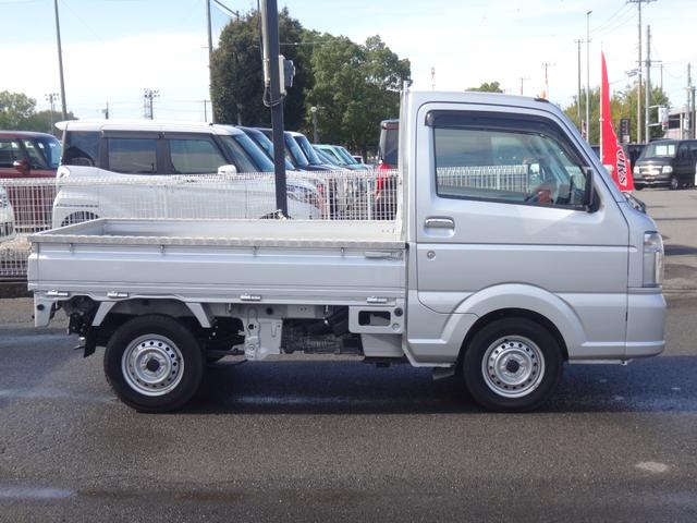 キャリイトラック ＫＣエアコン・パワステ　４ＷＤ　５ＭＴ　エアコン　パワステ　３方開　横滑り防止装置　ドアバイザー　オートライト　ＡＢＳ　タイミングチェーン式　エアバッグ（13枚目）
