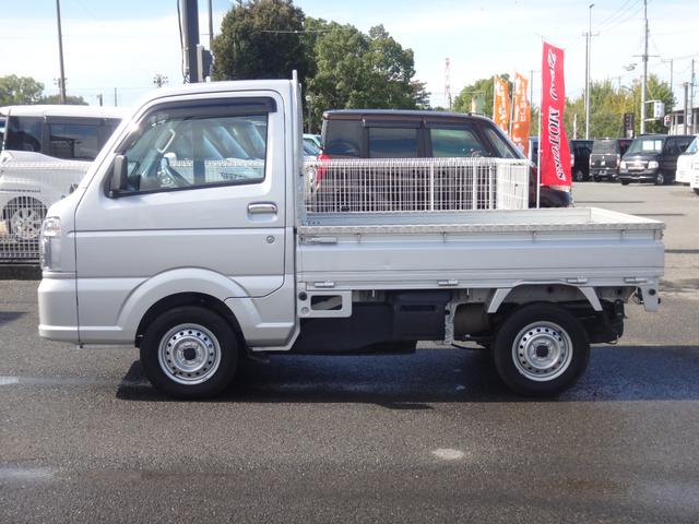 キャリイトラック ＫＣエアコン・パワステ　４ＷＤ　５ＭＴ　エアコン　パワステ　３方開　横滑り防止装置　ドアバイザー　オートライト　ＡＢＳ　タイミングチェーン式　エアバッグ（15枚目）