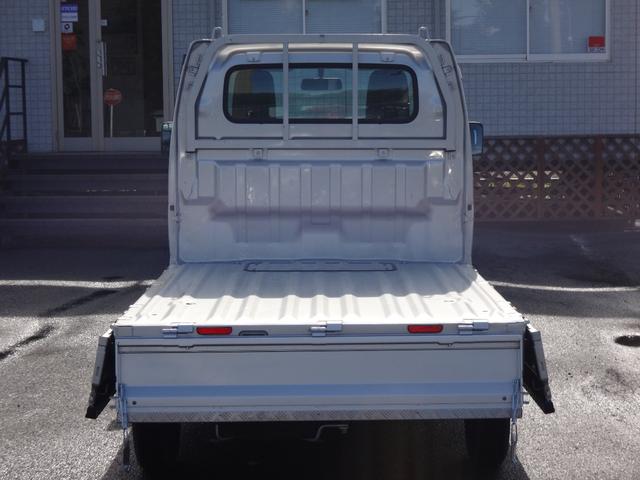 キャリイトラック ＫＣエアコン・パワステ　４ＷＤ　５ＭＴ　エアコン　パワステ　３方開　横滑り防止装置　ドアバイザー　オートライト　ＡＢＳ　タイミングチェーン式　エアバッグ（25枚目）