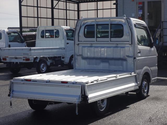 キャリイトラック ＫＣエアコン・パワステ　４ＷＤ　５ＭＴ　エアコン　パワステ　３方開　横滑り防止装置　ドアバイザー　オートライト　ＡＢＳ　タイミングチェーン式　エアバッグ（29枚目）