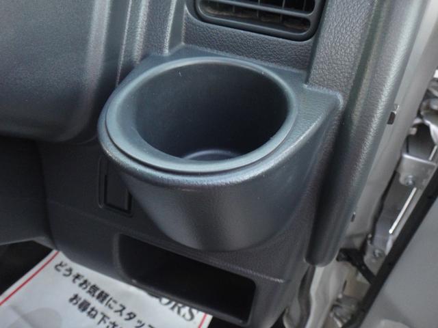 キャリイトラック ＫＣエアコン・パワステ　４ＷＤ　５ＭＴ　エアコン　パワステ　３方開　横滑り防止装置　ドアバイザー　オートライト　ＡＢＳ　タイミングチェーン式　エアバッグ（42枚目）