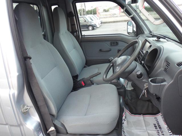 ハイゼットトラック ジャンボ　４ＷＤ　５ＭＴ　３方開　車検２年付　エアコン　パワステ　ナビ　ＴＶ　ＣＤ　ＤＶＤ再生　ＥＴＣ　キーレス　ドアバイザー　パワーウィンドウ　ライトレベライザー　アルミホイール　エアバック（11枚目）