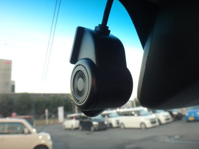 ハイゼットトラック ジャンボＳＡＩＩＩｔ　４ＡＴ　修復歴無　ブレーキサポート　エアコン　パワステ　ＬＥＤヘッドライト　ナビ　Ｂｌｕｅｔｏｏｔｈ接続　フルセグＴＶ　ＤＶＤ再生　ＥＴＣ　ドライブレコーダー　レーンキープアシスト　荷台灯　キーレス（11枚目）