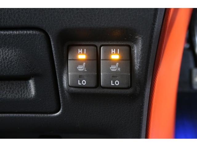 ヴォクシー ハイブリッドＺＳ　ナビ　Ｂカメラ　ドラレコ　ＥＴＣ　運転支援　プリクラッシュ　スマキー　オートエアコン　Ｗエアコン　アイドリングストップ　イモビ　ＬＥＤヘッドライ　ドライブレコーダ　ＶＳＣ　地デジ　エアバック　ＡＢＳ（19枚目）