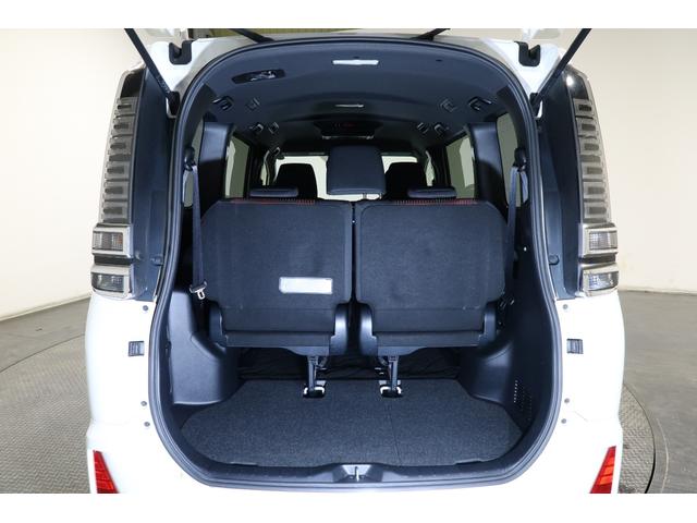 ヴォクシー ハイブリッドＺＳ　ナビ　Ｂカメラ　ドラレコ　ＥＴＣ　運転支援　プリクラッシュ　スマキー　オートエアコン　Ｗエアコン　アイドリングストップ　イモビ　ＬＥＤヘッドライ　ドライブレコーダ　ＶＳＣ　地デジ　エアバック　ＡＢＳ（29枚目）