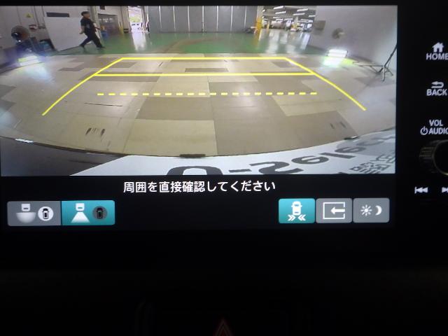 ヴェゼル ｅ：ＨＥＶＺ　禁煙車　衝突回避支援ブレーキ機能　パノラミックビューモニター　１オナ　スマキ　Ｐトランク　フルオートエアコン　Ｄレコ　エアバッグ　両席エアバック　Ｒカメ　パワーウィンドウ　ＬＥＤランプ　ソナー　ＵＳＢ（3枚目）