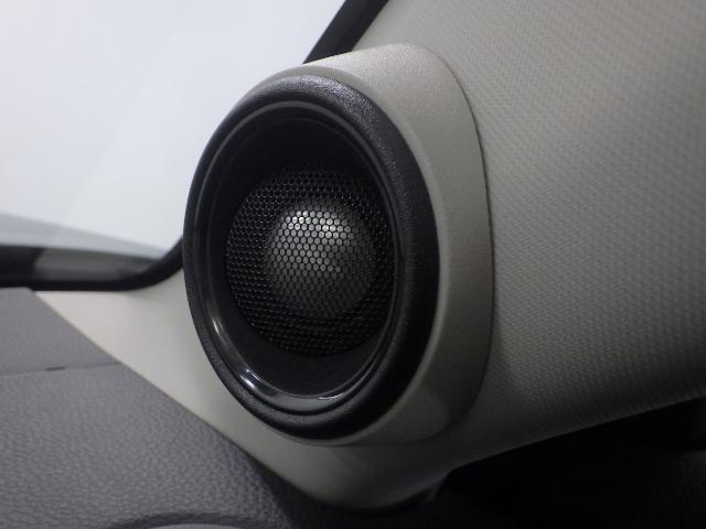 ヴェゼル ｅ：ＨＥＶＺ　禁煙車　衝突回避支援ブレーキ機能　パノラミックビューモニター　１オナ　スマキ　Ｐトランク　フルオートエアコン　Ｄレコ　エアバッグ　両席エアバック　Ｒカメ　パワーウィンドウ　ＬＥＤランプ　ソナー　ＵＳＢ（8枚目）