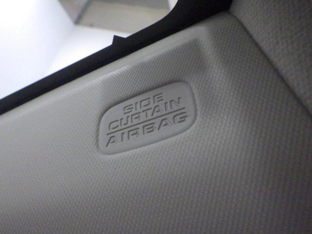 ヴェゼル ｅ：ＨＥＶＺ　禁煙車　衝突回避支援ブレーキ機能　パノラミックビューモニター　１オナ　スマキ　Ｐトランク　フルオートエアコン　Ｄレコ　エアバッグ　両席エアバック　Ｒカメ　パワーウィンドウ　ＬＥＤランプ　ソナー　ＵＳＢ（12枚目）