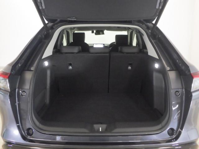 ヴェゼル ｅ：ＨＥＶＺ　禁煙車　衝突回避支援ブレーキ機能　パノラミックビューモニター　１オナ　スマキ　Ｐトランク　フルオートエアコン　Ｄレコ　エアバッグ　両席エアバック　Ｒカメ　パワーウィンドウ　ＬＥＤランプ　ソナー　ＵＳＢ（22枚目）