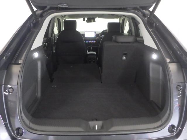 ヴェゼル ｅ：ＨＥＶＺ　禁煙車　衝突回避支援ブレーキ機能　パノラミックビューモニター　１オナ　スマキ　Ｐトランク　フルオートエアコン　Ｄレコ　エアバッグ　両席エアバック　Ｒカメ　パワーウィンドウ　ＬＥＤランプ　ソナー　ＵＳＢ（23枚目）