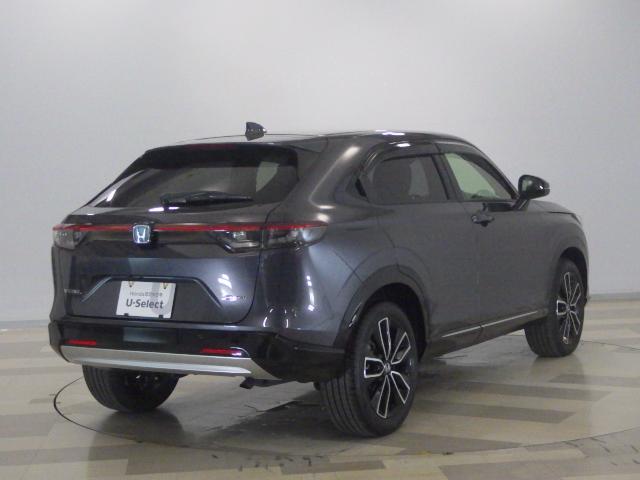 ヴェゼル ｅ：ＨＥＶＺ　禁煙車　衝突回避支援ブレーキ機能　パノラミックビューモニター　１オナ　スマキ　Ｐトランク　フルオートエアコン　Ｄレコ　エアバッグ　両席エアバック　Ｒカメ　パワーウィンドウ　ＬＥＤランプ　ソナー　ＵＳＢ（29枚目）