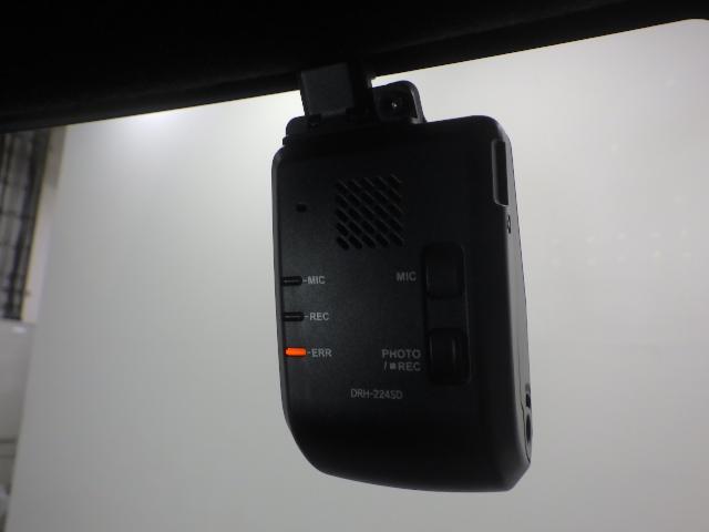 N-BOXカスタム ベースグレード 禁煙車 W電動ドア USB接続 CMBS Dレコ 1オーナー オートエアコン スマートキ LED 盗難防止装置 クルコン ETC バックカメラ フルセグTV パワーステアリング エアバッグ ESC(3枚目)