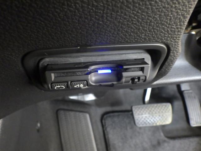 ヴェゼル Ｘ　禁煙車　追突軽減ブレーキ　地ＴＶ　リアカメラ　ＤＶＤ再生　スマ－トキ－　サイドエアバッグ　ナビ＆ＴＶ　ＥＴＣ車載器　パワーウィンドウ　盗難防止システム　横滑り防止　ＬＥＤヘッドランプ　クルコン　ＰＳ（7枚目）