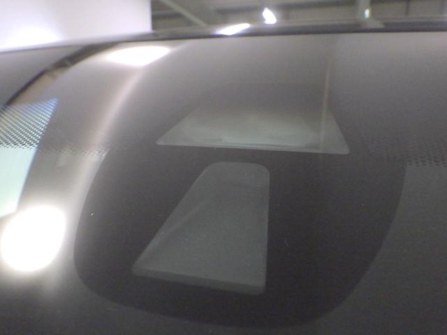 ヴェゼル Ｘ　禁煙車　追突軽減ブレーキ　地ＴＶ　リアカメラ　ＤＶＤ再生　スマ－トキ－　サイドエアバッグ　ナビ＆ＴＶ　ＥＴＣ車載器　パワーウィンドウ　盗難防止システム　横滑り防止　ＬＥＤヘッドランプ　クルコン　ＰＳ（8枚目）