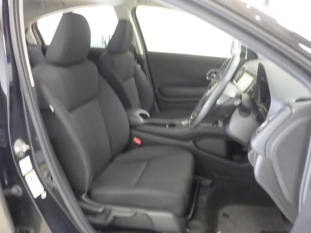 ヴェゼル Ｘ　禁煙車　追突軽減ブレーキ　地ＴＶ　リアカメラ　ＤＶＤ再生　スマ－トキ－　サイドエアバッグ　ナビ＆ＴＶ　ＥＴＣ車載器　パワーウィンドウ　盗難防止システム　横滑り防止　ＬＥＤヘッドランプ　クルコン　ＰＳ（14枚目）