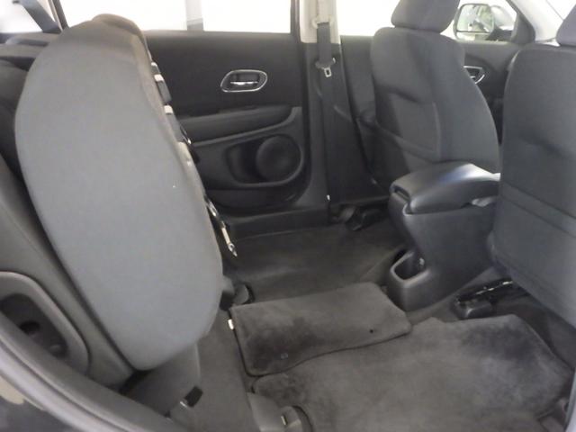 ヴェゼル Ｘ　禁煙車　追突軽減ブレーキ　地ＴＶ　リアカメラ　ＤＶＤ再生　スマ－トキ－　サイドエアバッグ　ナビ＆ＴＶ　ＥＴＣ車載器　パワーウィンドウ　盗難防止システム　横滑り防止　ＬＥＤヘッドランプ　クルコン　ＰＳ（16枚目）