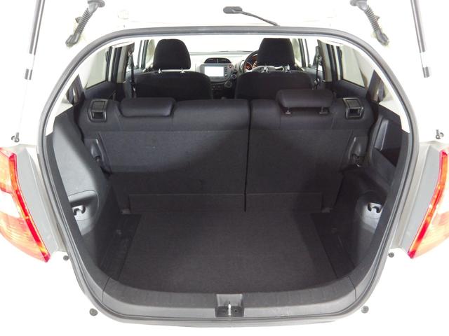 フィット Ｇスマートセレクション　禁煙車　エアバック　Ｗエアーバック　バックカメラ付　イモビライザー　ナビＴＶ　ＤＶＤ　パワーウィンドウ　１オーナー車　ワンセグ　ＡＢＳ　パワステ　ＥＴＣ　横滑り防止　エアコン　キーレス　ＨＤＤナビ（14枚目）