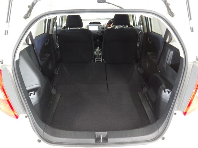 フィット Ｇスマートセレクション　禁煙車　エアバック　Ｗエアーバック　バックカメラ付　イモビライザー　ナビＴＶ　ＤＶＤ　パワーウィンドウ　１オーナー車　ワンセグ　ＡＢＳ　パワステ　ＥＴＣ　横滑り防止　エアコン　キーレス　ＨＤＤナビ（15枚目）