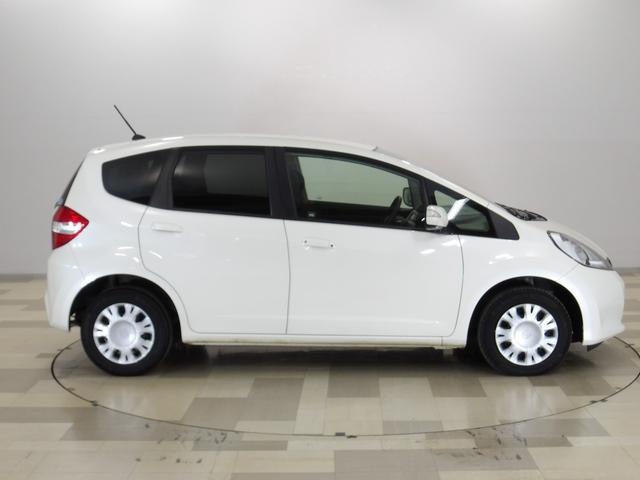 フィット Ｇスマートセレクション　禁煙車　エアバック　Ｗエアーバック　バックカメラ付　イモビライザー　ナビＴＶ　ＤＶＤ　パワーウィンドウ　１オーナー車　ワンセグ　ＡＢＳ　パワステ　ＥＴＣ　横滑り防止　エアコン　キーレス　ＨＤＤナビ（19枚目）