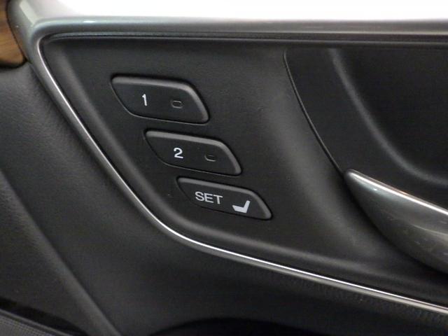 CR-Vハイブリッド EX・マスターピース 禁煙車 シートヒータ バックモニター ナビTV 本革シート 電動シート LEDライト フルセグTV 4WD DVD クルーズコントロール サイドエアバッグ ABS イモビ ETC車載器 USB(11枚目)