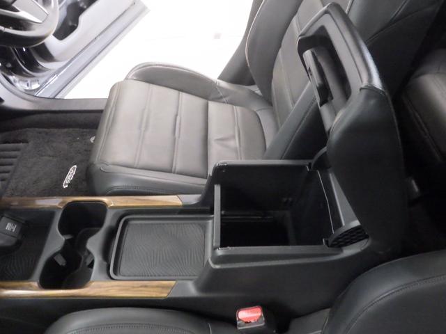 CR-Vハイブリッド EX・マスターピース 禁煙車 シートヒータ バックモニター ナビTV 本革シート 電動シート LEDライト フルセグTV 4WD DVD クルーズコントロール サイドエアバッグ ABS イモビ ETC車載器 USB(13枚目)