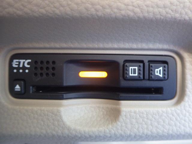 N-BOX G・EXホンダセンシング いまコレ+禁煙車 盗難防止システム 横滑防止 LEDヘッド 衝突軽減ブレーキ オートエアコン キーレス USB クルコン ABS 両側パワースライドドア シートヒーター ETC 4WD(3枚目)