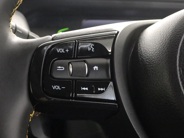 フィット ｅ：ＨＥＶＲＳ　禁煙車　エアバッグ　ナビ＆ＴＶ　パワーウィンドウ　助手席エアバッグ　Ｄレコ　フルセグテレビ　ＬＥＤヘッドランプ　セキュリティアラーム　フルオートエアコン　ＥＴＣ装備　スマートキ　ＤＶＤ再生　ＵＳＢ（8枚目）