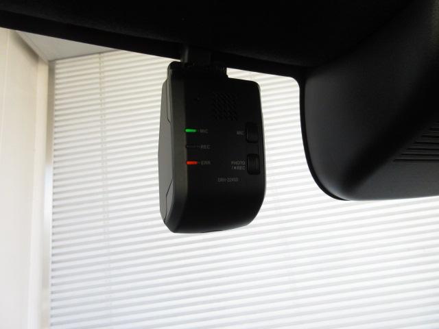 N-BOXカスタム ベースグレード 禁煙車 USB接続 CMBS Dレコ 1オーナー ベンチシート オートエアコン スマートキ LED 盗難防止装置 クルコン ETC バックカメラ フルセグTV パワーステアリング エアバッグ ESC(5枚目)