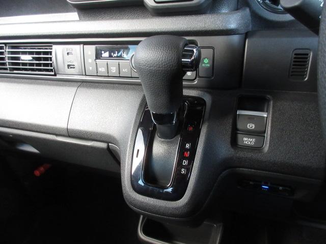 N-BOXカスタム ベースグレード 禁煙車 USB接続 CMBS Dレコ 1オーナー ベンチシート オートエアコン スマートキ LED 盗難防止装置 クルコン ETC バックカメラ フルセグTV パワーステアリング エアバッグ ESC(13枚目)