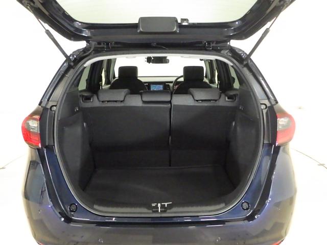 フィット ホーム 禁煙車 衝突軽減ブレーキ ワンオーナー リアカメ LEDライト クリアランスソナー ドラレコ 記録簿付 エアバッグ iストップ スマ-トキ- 盗難防止装置 ETC車載器 Wエアバック USBポート(18枚目)