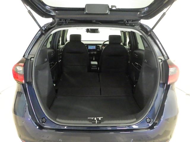 フィット ホーム 禁煙車 衝突軽減ブレーキ ワンオーナー リアカメ LEDライト クリアランスソナー ドラレコ 記録簿付 エアバッグ iストップ スマ-トキ- 盗難防止装置 ETC車載器 Wエアバック USBポート(20枚目)