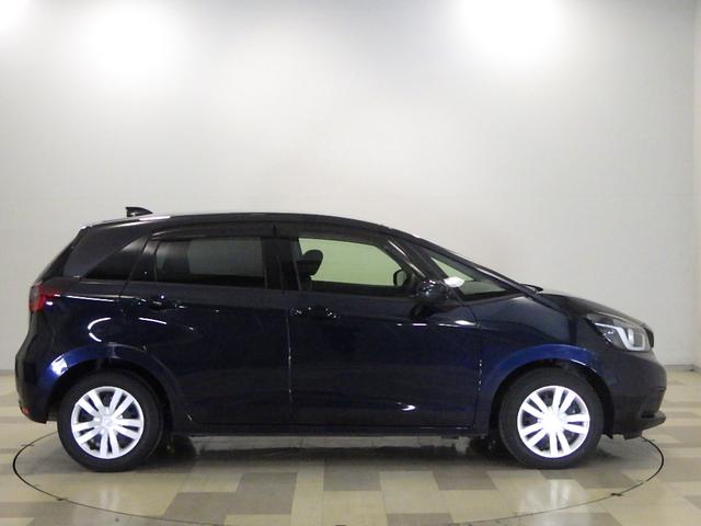 フィット ホーム 禁煙車 衝突軽減ブレーキ ワンオーナー リアカメ LEDライト クリアランスソナー ドラレコ 記録簿付 エアバッグ iストップ スマ-トキ- 盗難防止装置 ETC車載器 Wエアバック USBポート(23枚目)