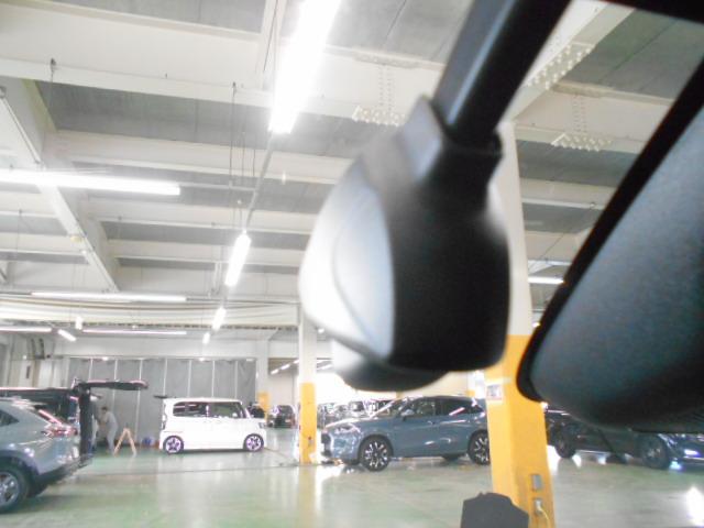 ヴェゼル ｅ：ＨＥＶＺ　禁煙車・コネクトディスプレイ・Ｒカメラ・ＬＥＤ・オートライト・ＥＴＣ・前後パーキングセンサー・前席ヒーター・ブラインドスポット・電動テールゲート　ＬＤＡ　衝突回避支援ブレーキ機能　１オナ　追従　スマキ（5枚目）