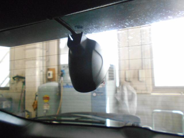 ヴェゼル ｅ：ＨＥＶＺ　禁煙車・コネクトディスプレイ・Ｒカメラ・ＬＥＤ・オートライト・ＥＴＣ・前後パーキングセンサー・前席ヒーター・ブラインドスポット・電動テールゲート　ＬＤＡ　衝突回避支援ブレーキ機能　１オナ　追従　スマキ（6枚目）