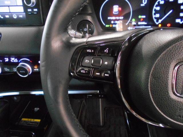 ヴェゼル ｅ：ＨＥＶＺ　禁煙車・コネクトディスプレイ・Ｒカメラ・ＬＥＤ・オートライト・ＥＴＣ・前後パーキングセンサー・前席ヒーター・ブラインドスポット・電動テールゲート　ＬＤＡ　衝突回避支援ブレーキ機能　１オナ　追従　スマキ（11枚目）