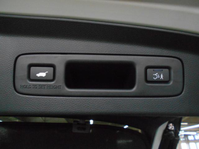 ヴェゼル ｅ：ＨＥＶＺ　禁煙車・コネクトディスプレイ・Ｒカメラ・ＬＥＤ・オートライト・ＥＴＣ・前後パーキングセンサー・前席ヒーター・ブラインドスポット・電動テールゲート　ＬＤＡ　衝突回避支援ブレーキ機能　１オナ　追従　スマキ（14枚目）