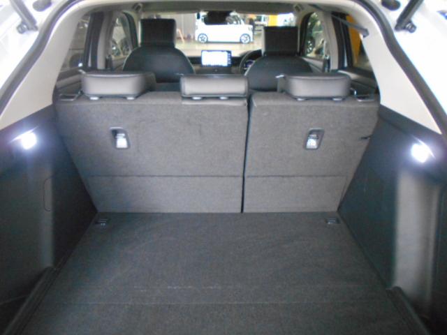 ヴェゼル ｅ：ＨＥＶＺ　禁煙車・コネクトディスプレイ・Ｒカメラ・ＬＥＤ・オートライト・ＥＴＣ・前後パーキングセンサー・前席ヒーター・ブラインドスポット・電動テールゲート　ＬＤＡ　衝突回避支援ブレーキ機能　１オナ　追従　スマキ（18枚目）