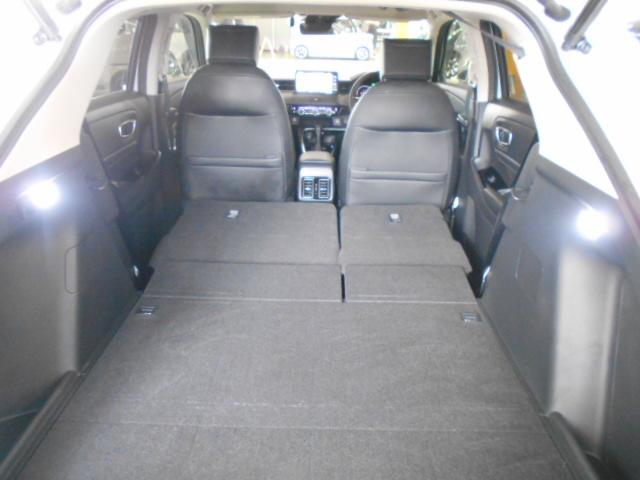 ヴェゼル ｅ：ＨＥＶＺ　禁煙車・コネクトディスプレイ・Ｒカメラ・ＬＥＤ・オートライト・ＥＴＣ・前後パーキングセンサー・前席ヒーター・ブラインドスポット・電動テールゲート　ＬＤＡ　衝突回避支援ブレーキ機能　１オナ　追従　スマキ（20枚目）