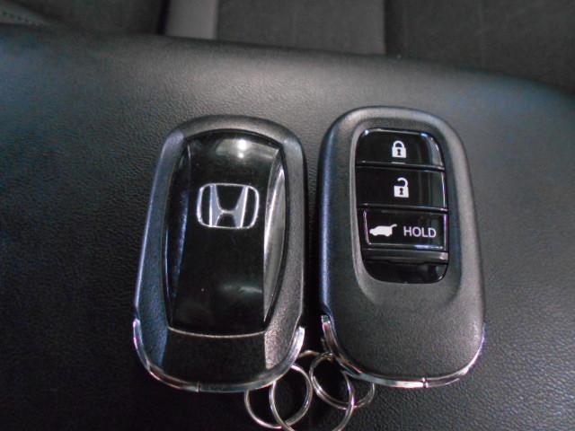 ヴェゼル ｅ：ＨＥＶＺ　禁煙車・コネクトディスプレイ・Ｒカメラ・ＬＥＤ・オートライト・ＥＴＣ・前後パーキングセンサー・前席ヒーター・ブラインドスポット・電動テールゲート　ＬＤＡ　衝突回避支援ブレーキ機能　１オナ　追従　スマキ（34枚目）