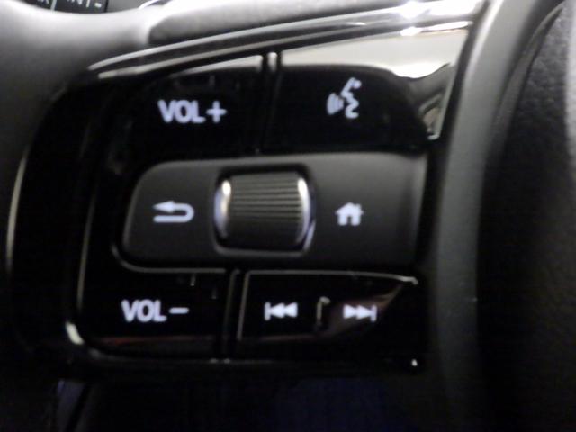 ヴェゼル ｅ：ＨＥＶＺ　禁煙・コネクトディスプレイ・マルチビュー・ＬＥＤ・オートライト・ＥＴＣ・前席ヒーター・Ｄレコ・ブラインドスポット・パワーテールゲート・革巻・パドル・ステアリングヒーター・後退出庫サポート・１８ＡＷ（10枚目）